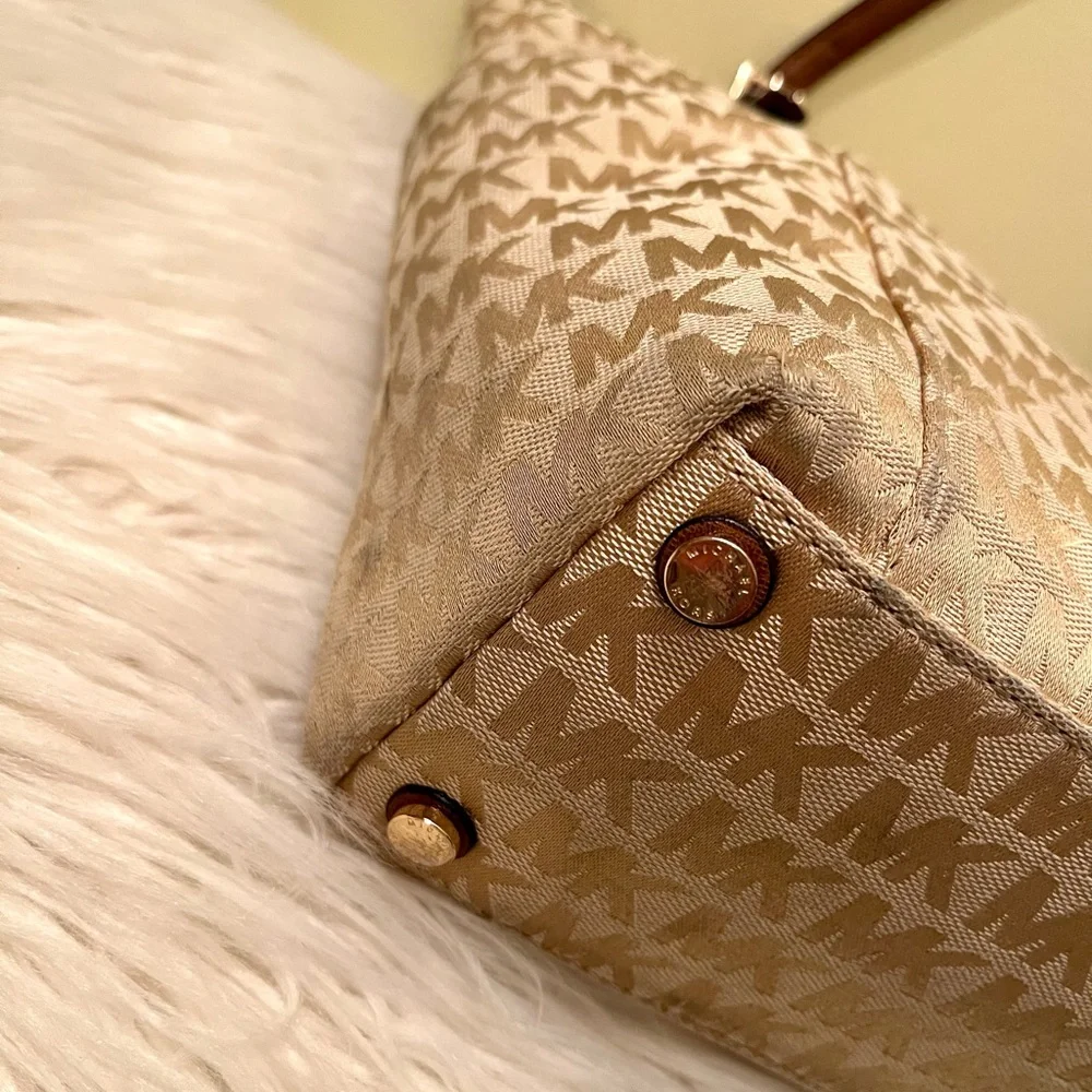 Michael Kors Jet Set Travel Top Zip Shoulder Tote